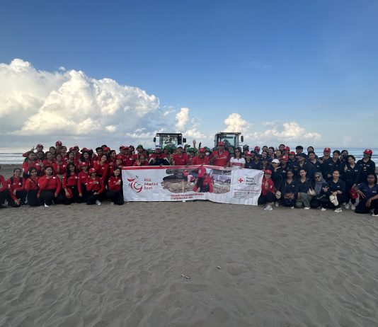 PMI Kabupaten Badung Rayakan HUT PMI ke-79 dengan Apel Peringatan, Bersih Pantai, dan Cek Kesehatan