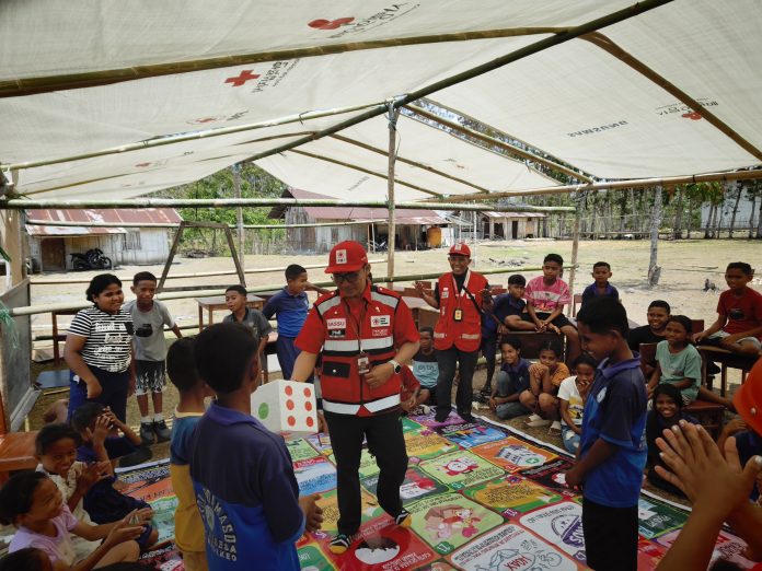 Kiprah Relawan PMI Badung dalam Misi Kemanusiaan Pasca-Gempa NTT: Edukasi Kesehatan dan Hadirkan Keceriaan Anak di Nagekeo